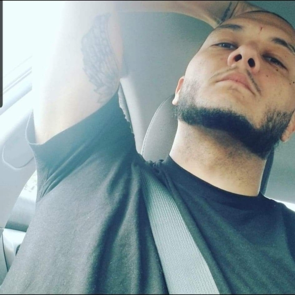 Meet your Posher, Adam - Picture 3 of 4